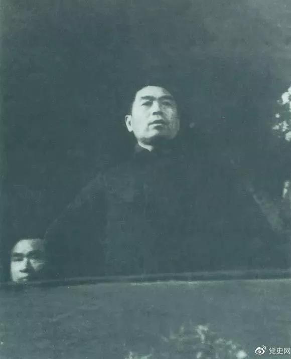 周恩來在中國共產黨第七次全國代表大會上發(fā)言.jpg