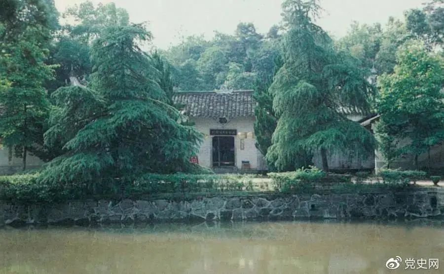 任弼時(shí)故居.jpg