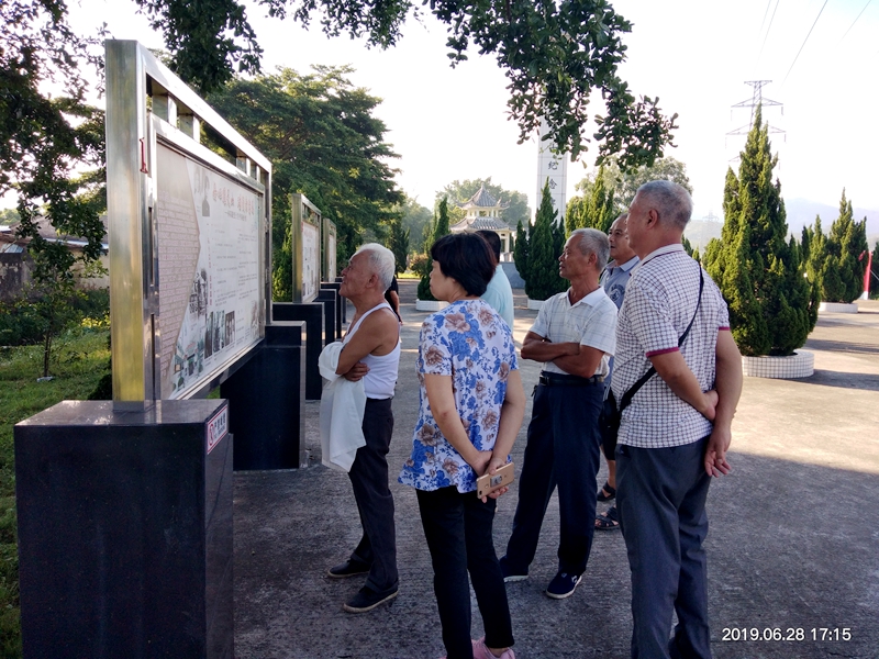 4前往林基路紀念公園開展活動_副本.jpg