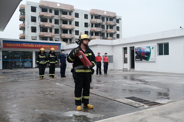 廣海鎮(zhèn)開展2021年化工行業(yè)（加油站）安全生產(chǎn)應(yīng)急演練與培訓(xùn)4.JPG