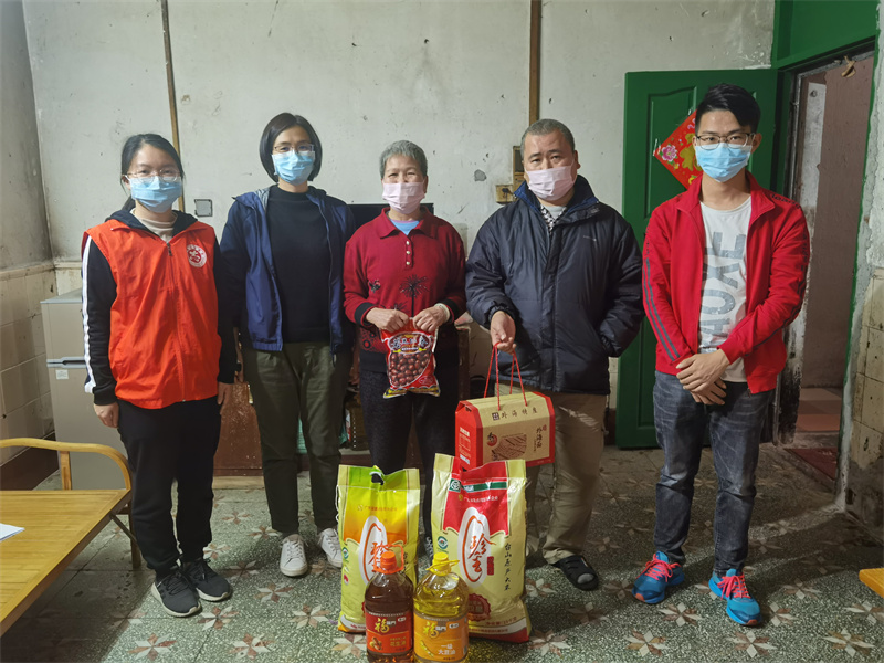 林鎮(zhèn)慰問我鎮(zhèn)困難歸僑人員1.jpg