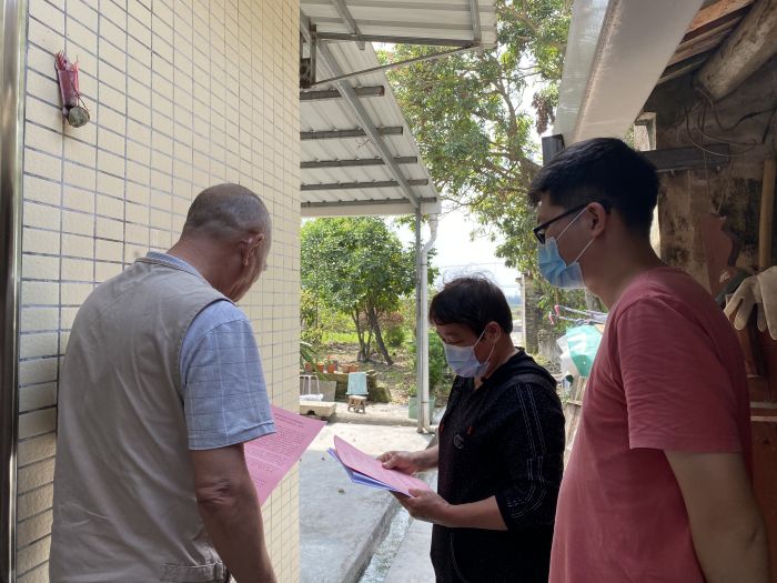 鎮(zhèn)村干部放棄休假全員下村宣傳疫苗接種 (2).jpg