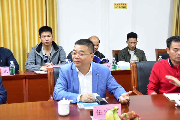 深圳市永奧圖電子有限公司總經(jīng)理伍宗任發(fā)言.JPG