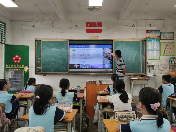 中心小學防雷照片4jpg_副本.jpg