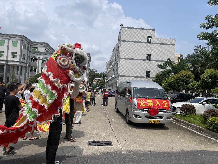 8.入伍新兵整裝待發(fā)（圖2）.jpg