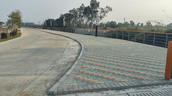 b03.jpg